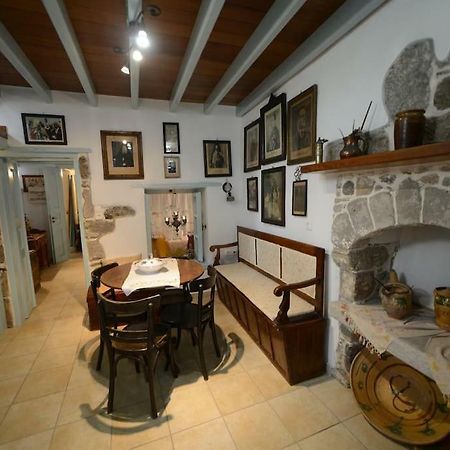 Old Traditional House Mandraki  ภายนอก รูปภาพ